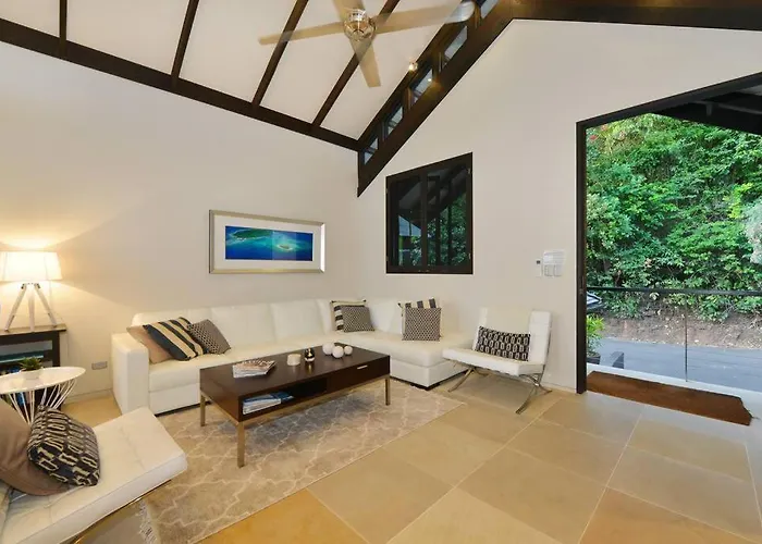 Hapuka - Luxury Villa With Stunning Views On Murphy St Port Douglas