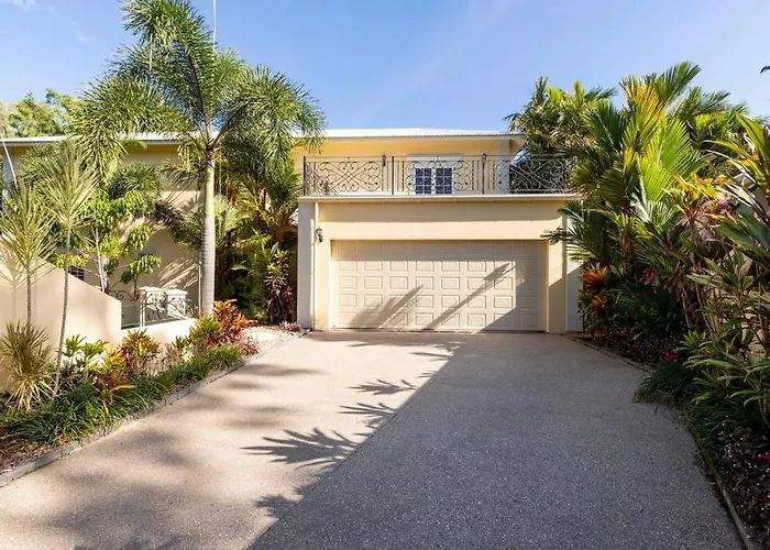 Barbados In The Tropics - 5 Bedroom Luxury Home Port Douglas