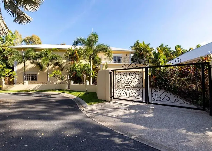 Barbados In The Tropics - 5 Bedroom Luxury Home Port Douglas