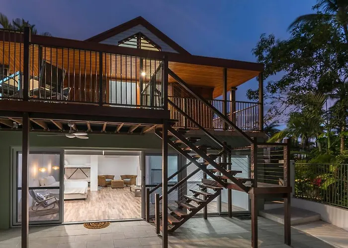 10 Wharf Street - A Tropical Family Home Port Douglas