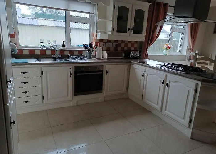 Cloonboo Lodge 9 Beds Sleeps 12 Galway