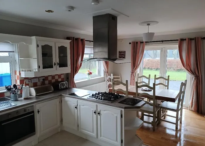 Cloonboo Lodge 9 Beds Sleeps 12 Galway