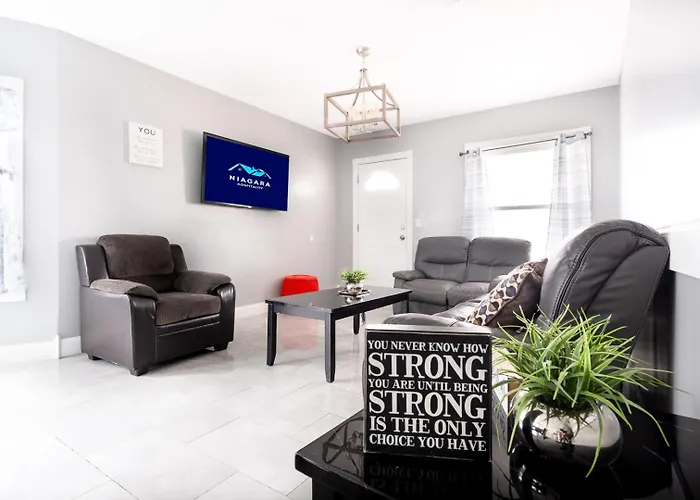 Large-Group Ready 8Br Home Near Niagara Falls & Casino