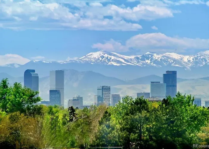 Upscale Urban Home Rooftop Deck Private Hot Tub Denver