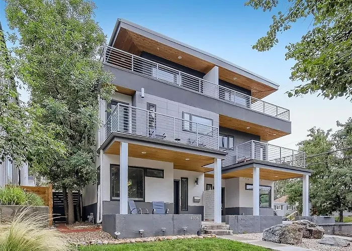 Upscale Urban Home Rooftop Deck Private Hot Tub Denver
