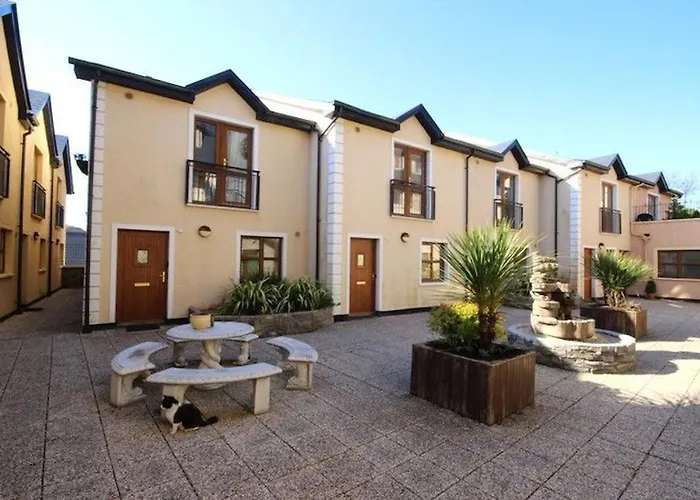 2 Clifden Court Villa
