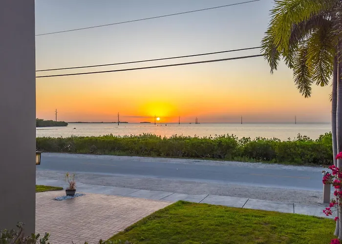 Haven House By Brightwild - Luxury Waterfront Villa Key West
