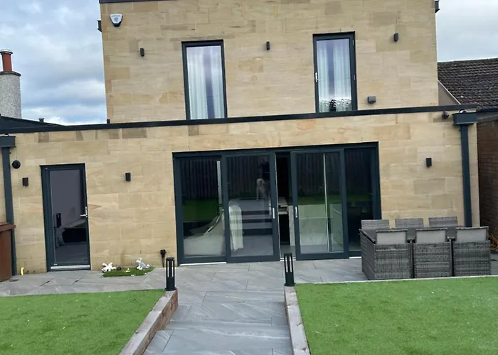 Riversdale House Next To Murrayfield Stadium Edinburgh