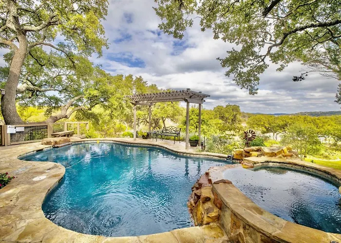 Hummingbird Hideaway - Canyon Lake Waterfront With Pool And Hot Tub!