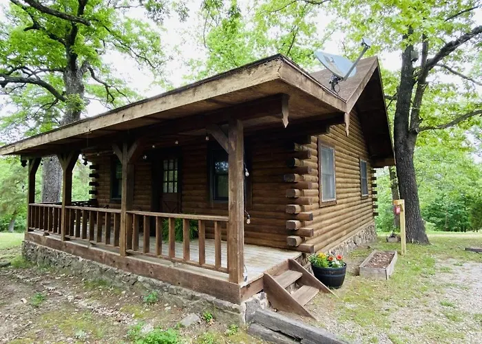 Cozy Cabin At Bear Mountain Log Cabins Eureka Springs