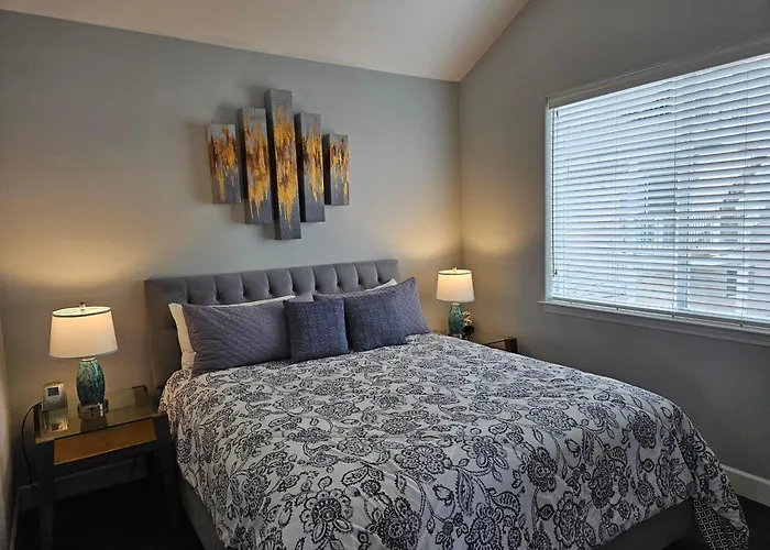 5398 Nottingham Park Hill Villa Cambria