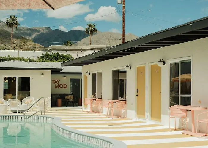 Mod Retreat In Vibrant Palm Springs Villa