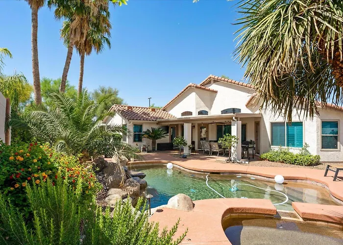 Cobblestone Corner Villa Gilbert