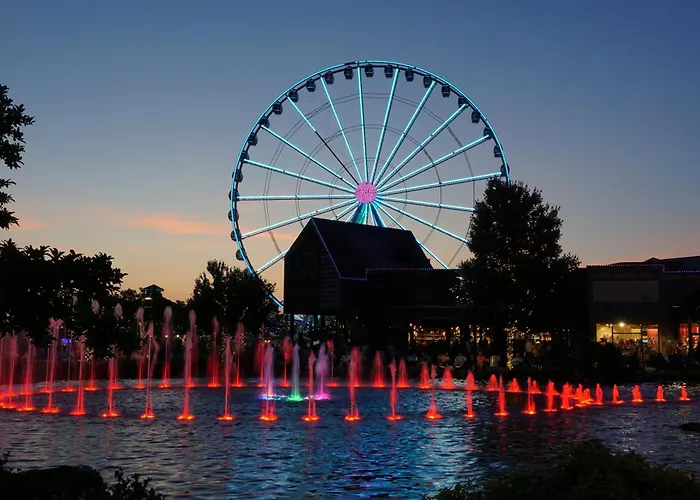Mountain Laurel Lookout, Hot Tub, Wifi, 560 Free Tickets Each Paid Day!!! Villa Gatlinburg