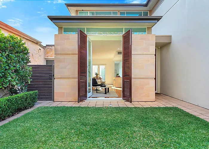 Stylish Home, Family - Walk To Pub,Cafes, 1Km Cbd! Adelaide