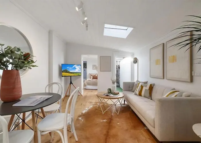 Balmain Central Cozy 3 Bed House Sydney