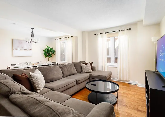 Spacious Large 4 Bedroom House - Upper 2 Floors! Mississauga