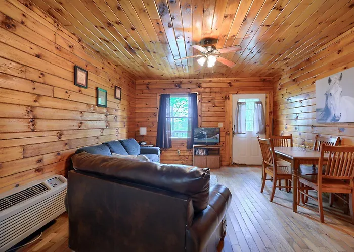 Blue Rose Cabins - Pine Ridge Cabin Logan