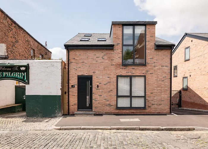 Host & Stay - The Pilgrim House Liverpool