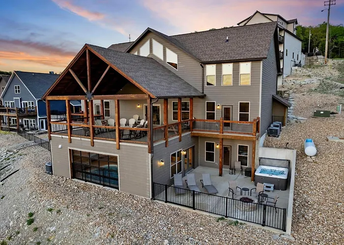 Chateau On The Cove Branson