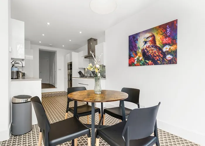 Elegant Hither Green Family Home London