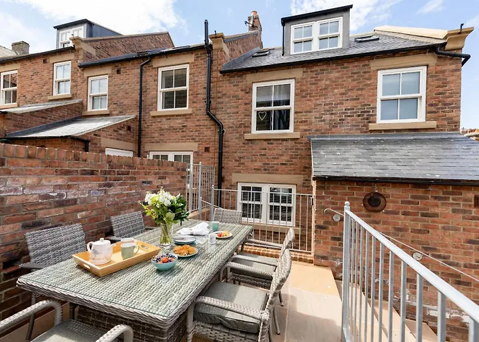 Columbo Cottage Whitby