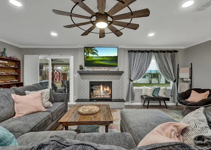 David Earl'S Shack - Hot Tub Fire Pit & Sleeps 8 Villa Fredericksburg