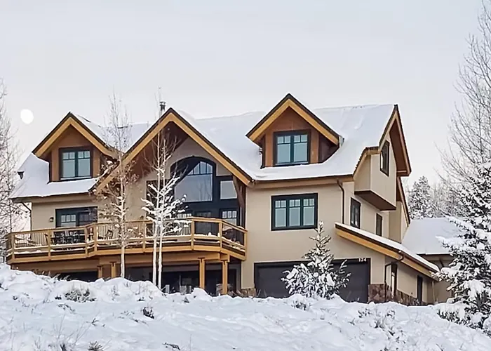 Whispering Pines Hideaway Villa Granby