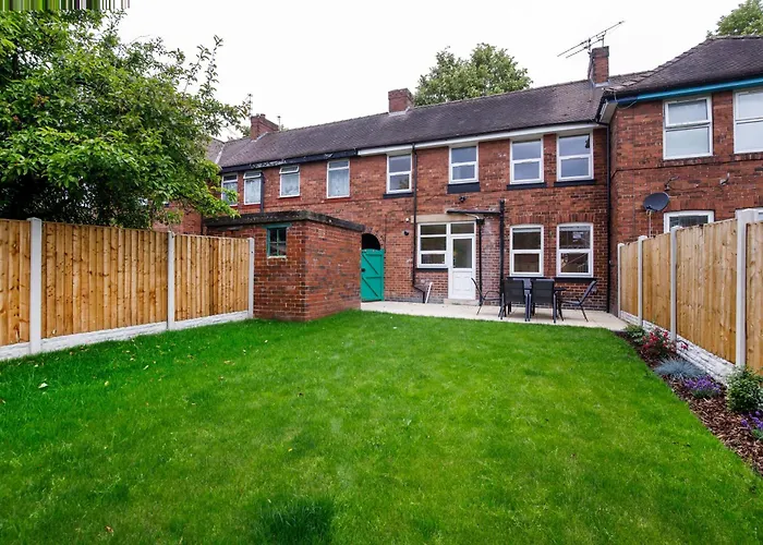 The Burton York 3 Bedroom House Sleeps 6