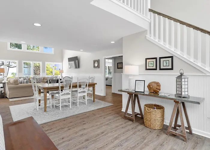 6 Wanderer - Stunning Home!! Ocean View, Heated Pool Deck, & Game Room Hilton Head Island
