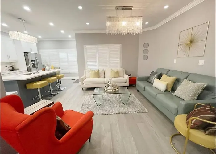Elegant & Luxurious 3 Bedroom Home Mississauga