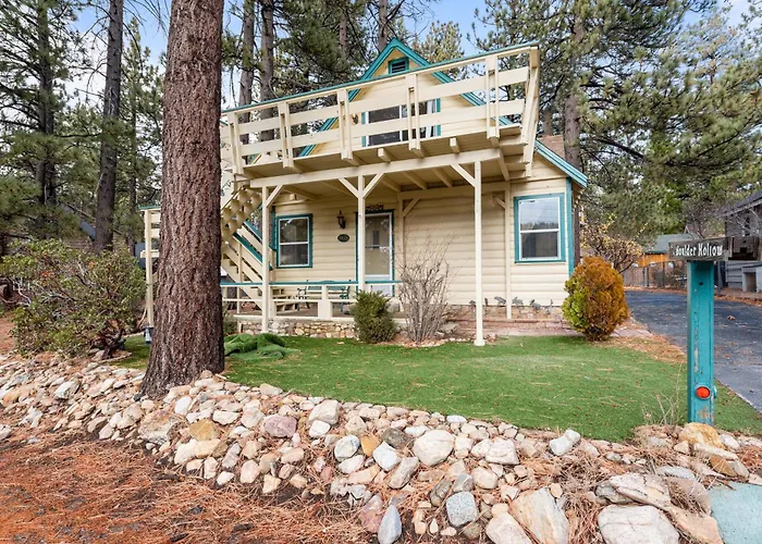 Boulder Hollow - Features An Older Style To Experience A Rustic Cabin! Lakeview! Big Bear Lake
