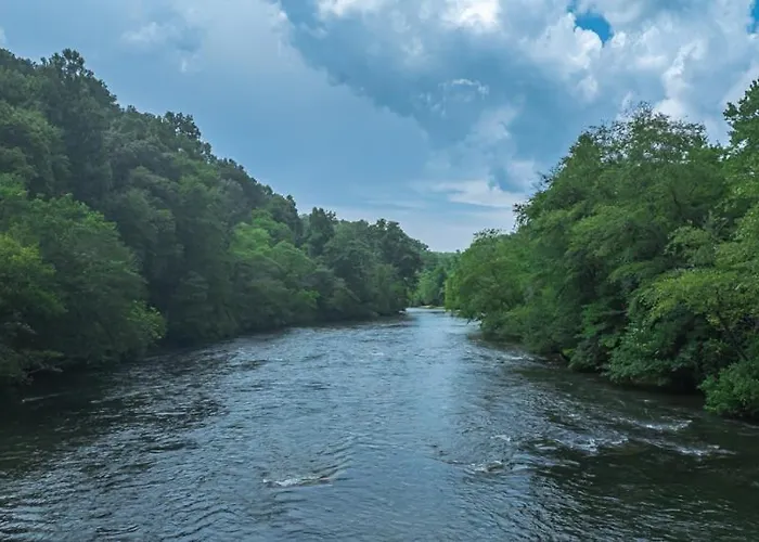 Rushing River Retreat Mineral Bluff