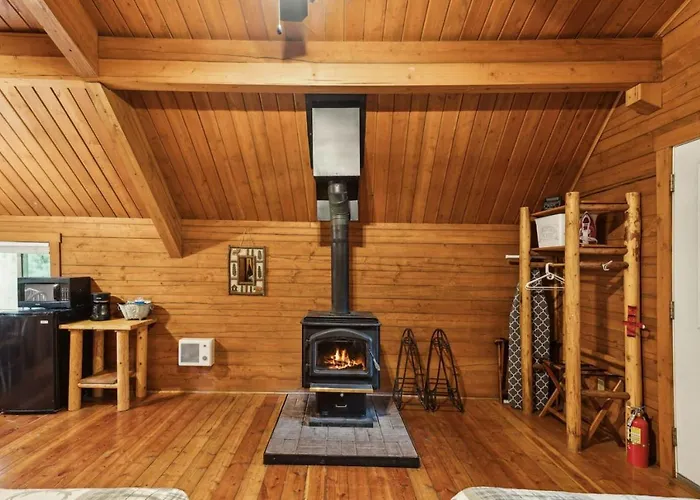 Lost Horse Lodge Double Queen Cabin 15 Darby