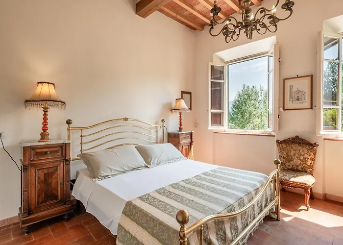 Charming Lucca Villa