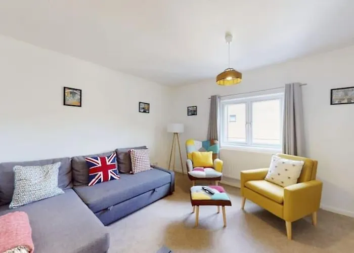 4 Bedroom Family Home On Piccadilly Line London