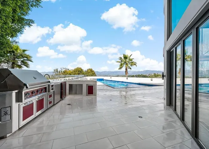 Luxury Yacht Mansion In Bel Air Villa Los Angeles
