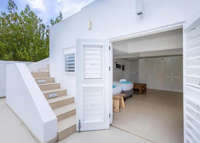 Tropical Luxury & Private Beach - La Villa Blanca Willemstad