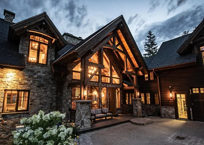 Bison Lodge Revelstoke