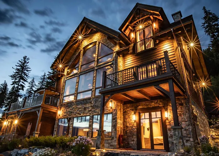 Bison Lodge Revelstoke