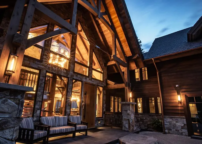 Bison Lodge Revelstoke