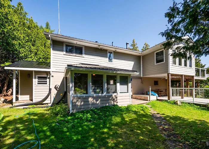 Serenity Shores Kayak Paradise Tobermory