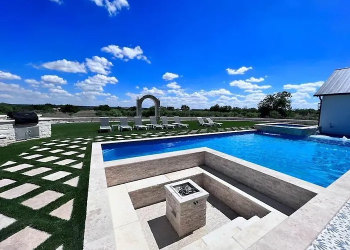 The Villa At The Retreat Fredericksburg