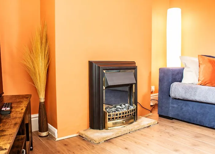 3 Bed House - Free Parking - 10 Minutes To City Centre - Perfect For Families, Contractors And Relocators York