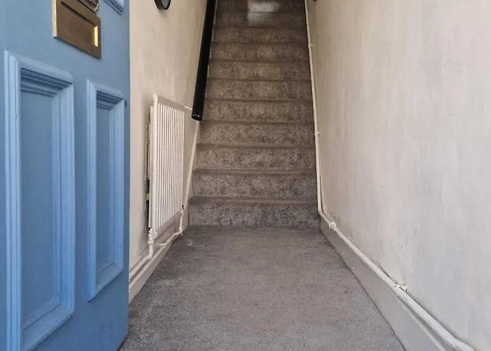 46A Broughton Road Fulham Villa London