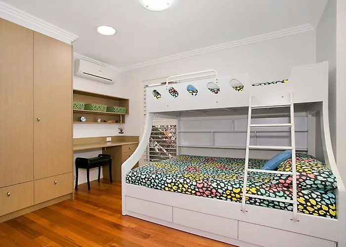 Tobys Beach House Gold Coast