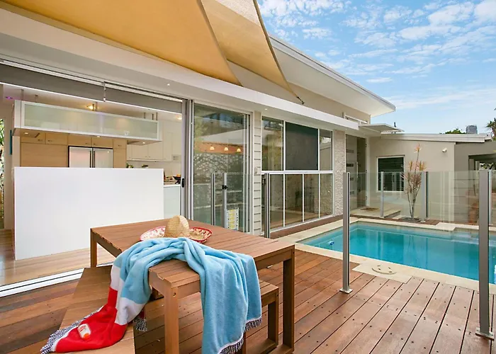 Tobys Beach House Gold Coast