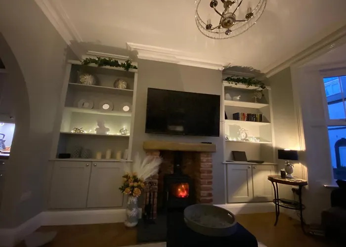 Harbour Heights Whitby Villa