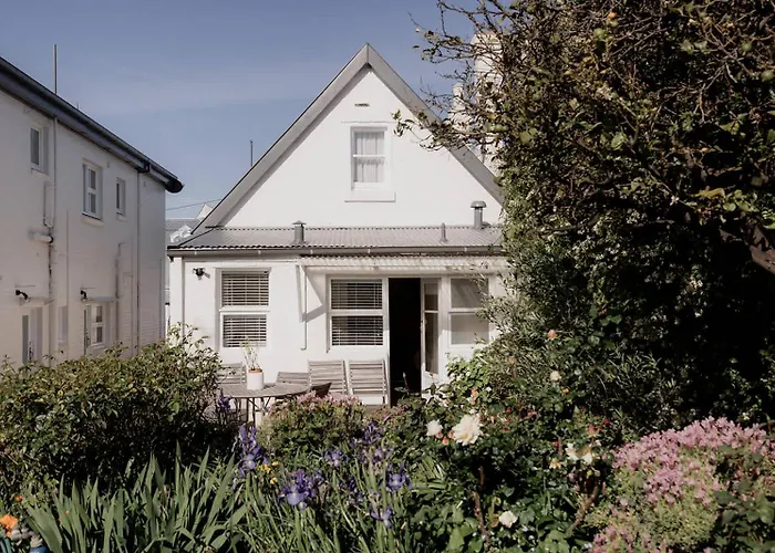 Kelly Street Cottage In Battery Point Hobart