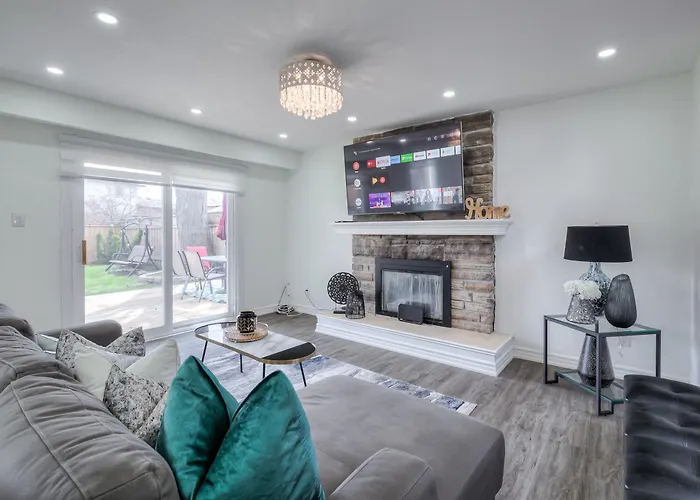 Luxury 5Br Villa In Scarborough Toronto